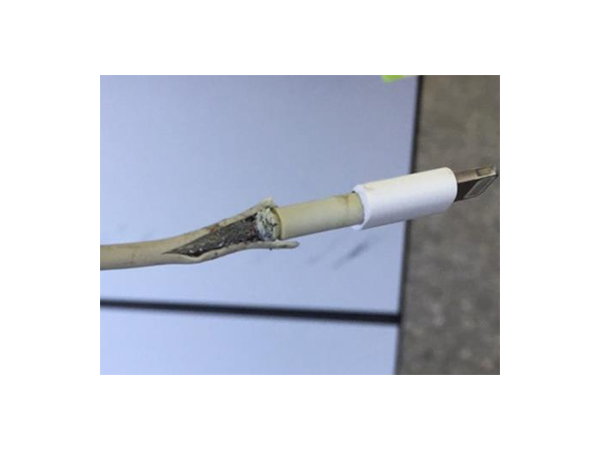 蘋果數(shù)據(jù)線易損壞是什么原因呢